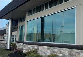 commercial glass repair and install brisbane